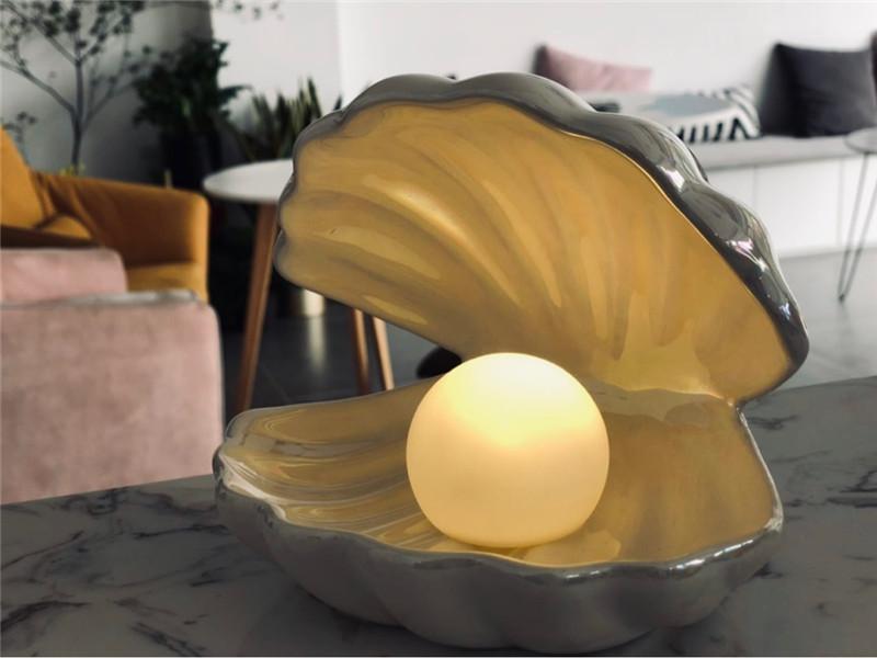 Freyza - Sirenita - Pearl & Shell Desk Lamp
