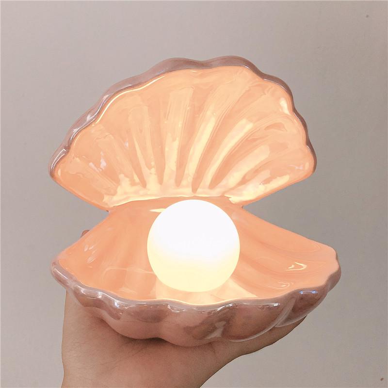 Freyza - Sirenita - Pearl & Shell Desk Lamp