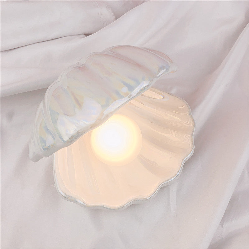 Freyza - Sirenita - Pearl & Shell Desk Lamp