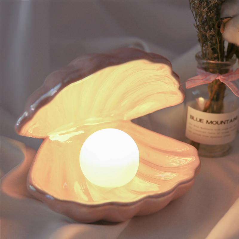 Freyza - Sirenita - Pearl & Shell Desk Lamp