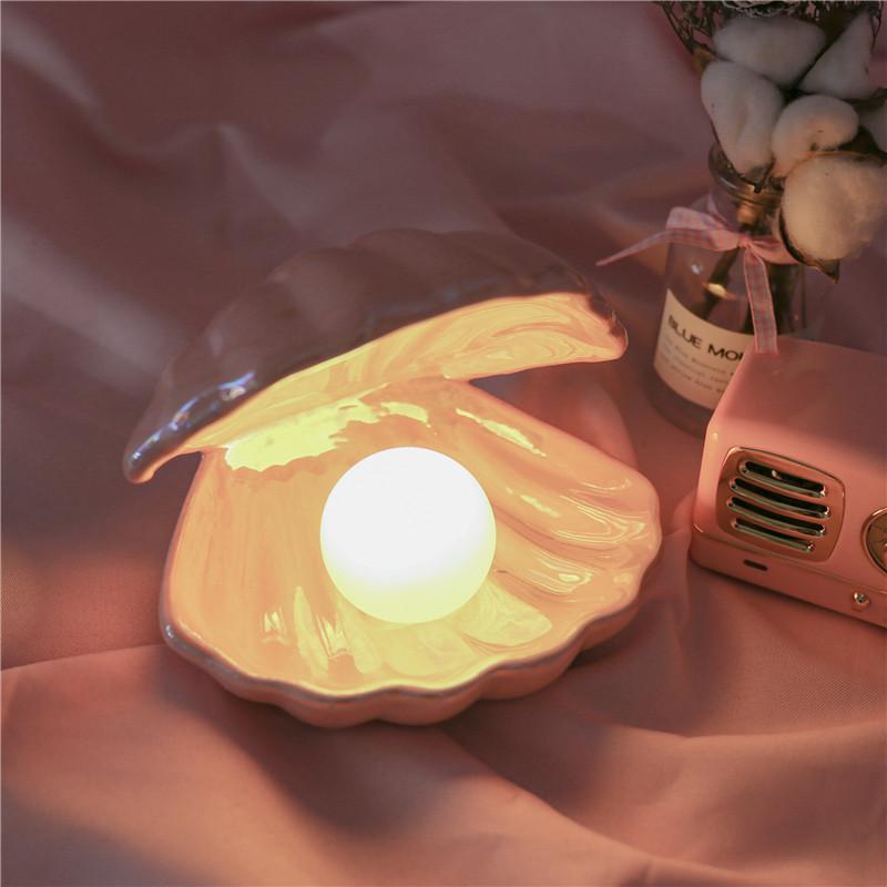 Freyza - Sirenita - Pearl & Shell Desk Lamp