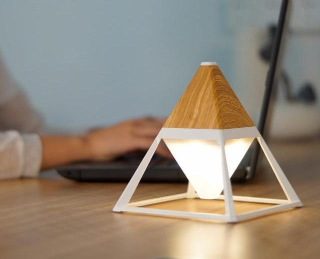 Freyza – pyramidenförmige, berührungsgesteuerte Diamantlampe
