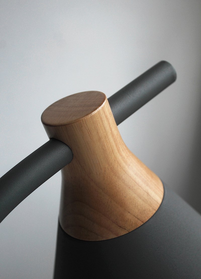 Freyza - Patriam - Modern Nordic Desk Lamp