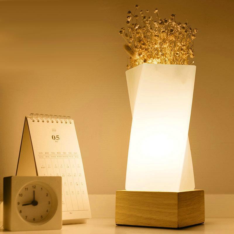 Freyza - Lull - Modern Twist Desk Lamp