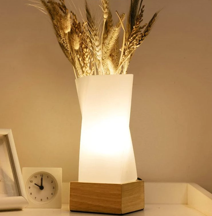 Freyza - Lull - Modern Twist Desk Lamp