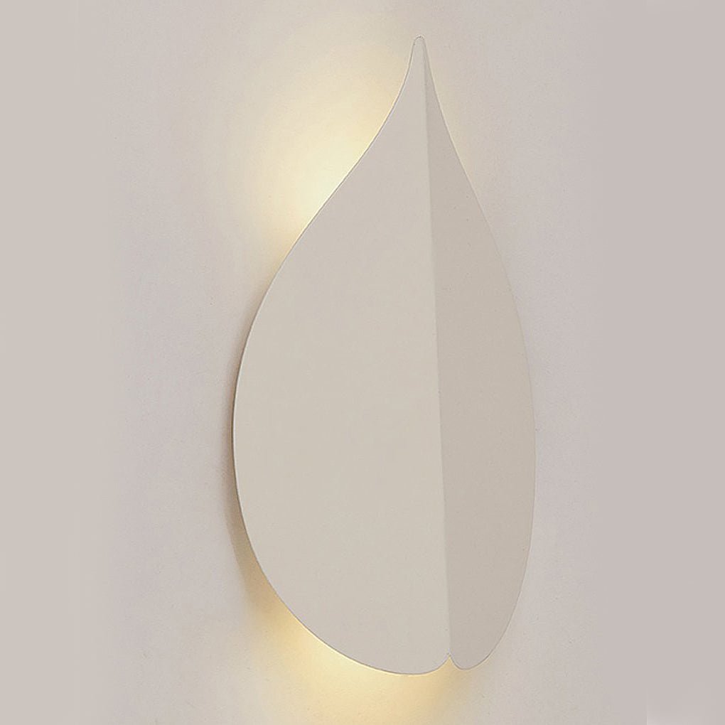 Freyza - LED Wall Sconce – Leaf Shaped Geometric Iron Acrylic Black White (Integrated LED & 15x25cm)