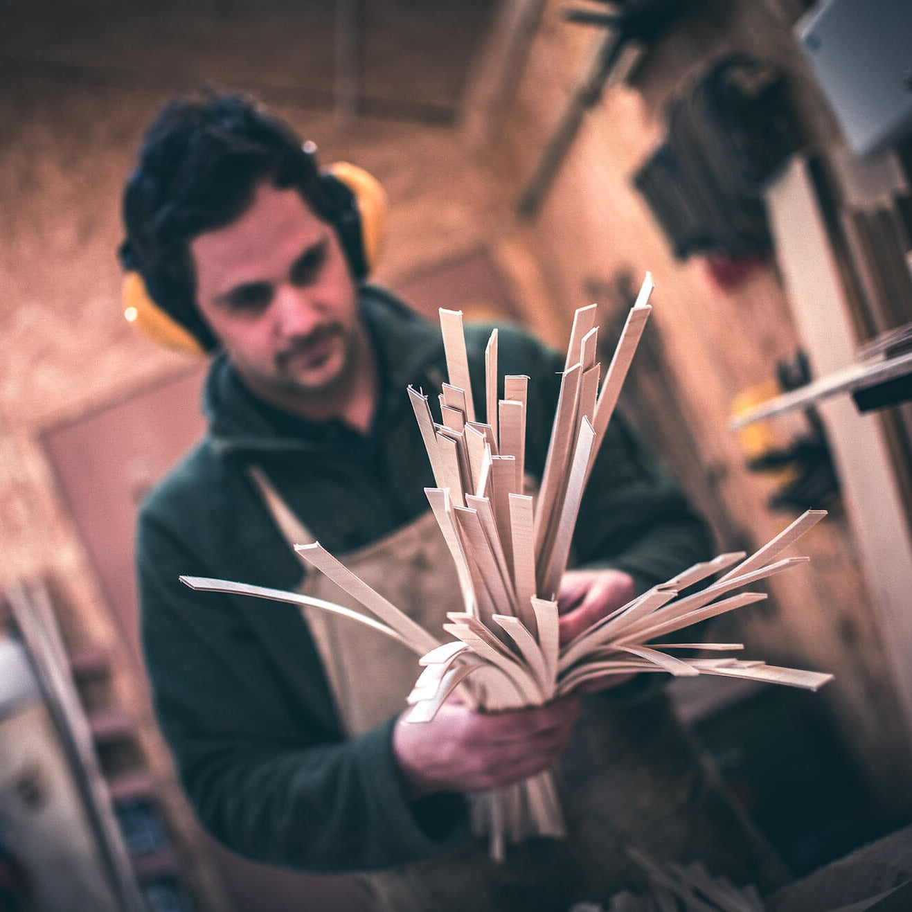AlliumGlow | Unique Sculptural Birch Table Lamp Design 3