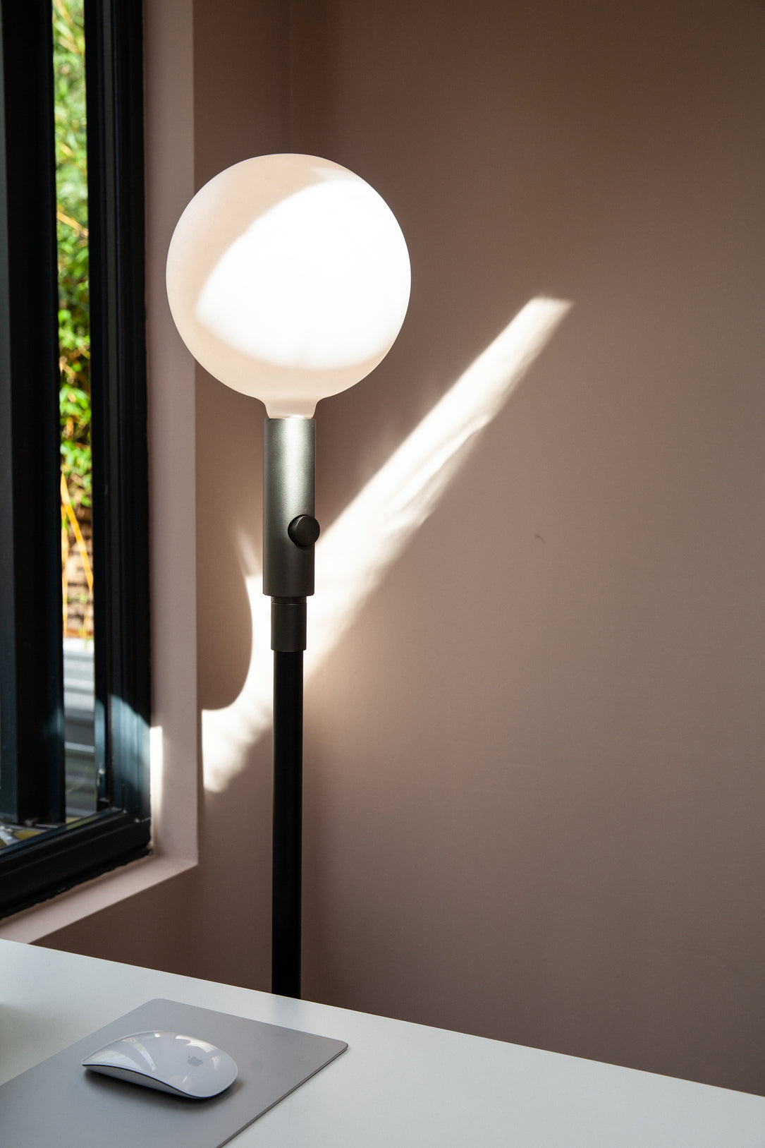 Freyza - Lampadaire réglable Tala Poise graphite
